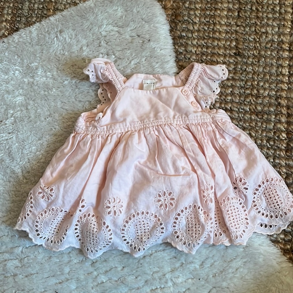 🌸 baby gap eyelet dress